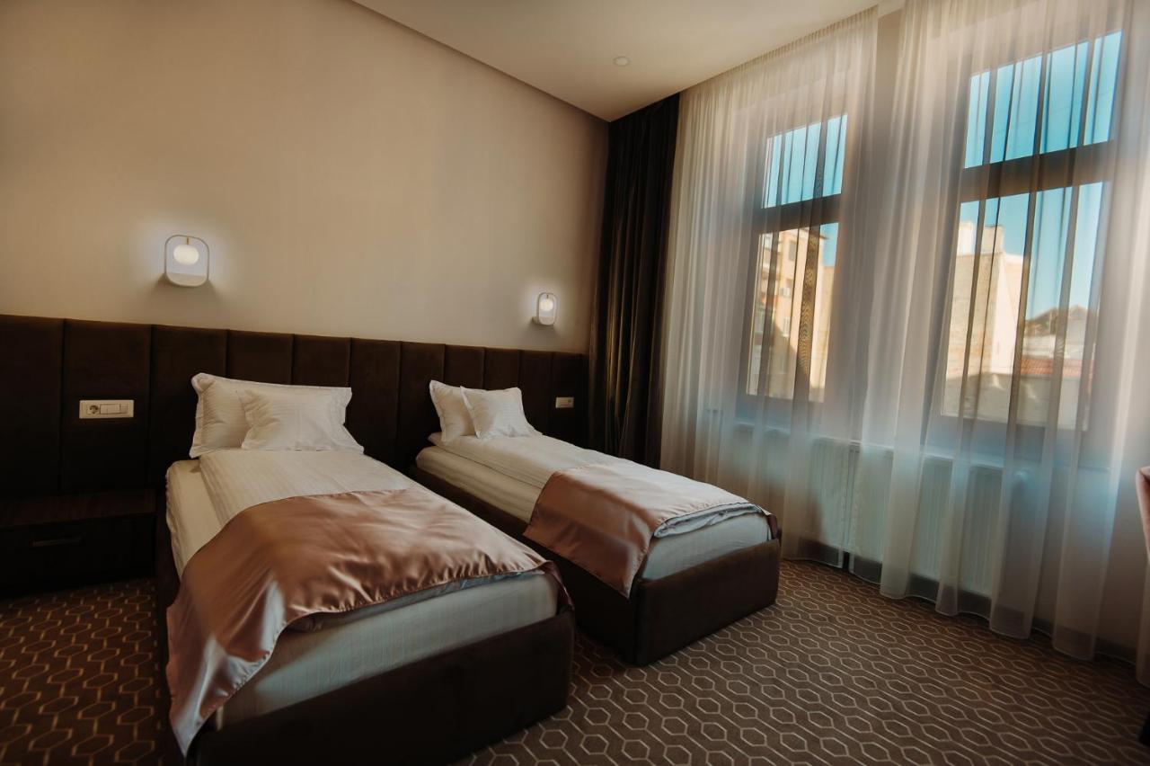 Roa Guesthouse Blaj エクステリア 写真